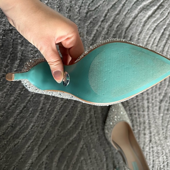 Blue by Betsey Johnson Hazil Jeweled Bridal Pointed Toe Stiletto Pumps size 9 - Picture 12 of 14